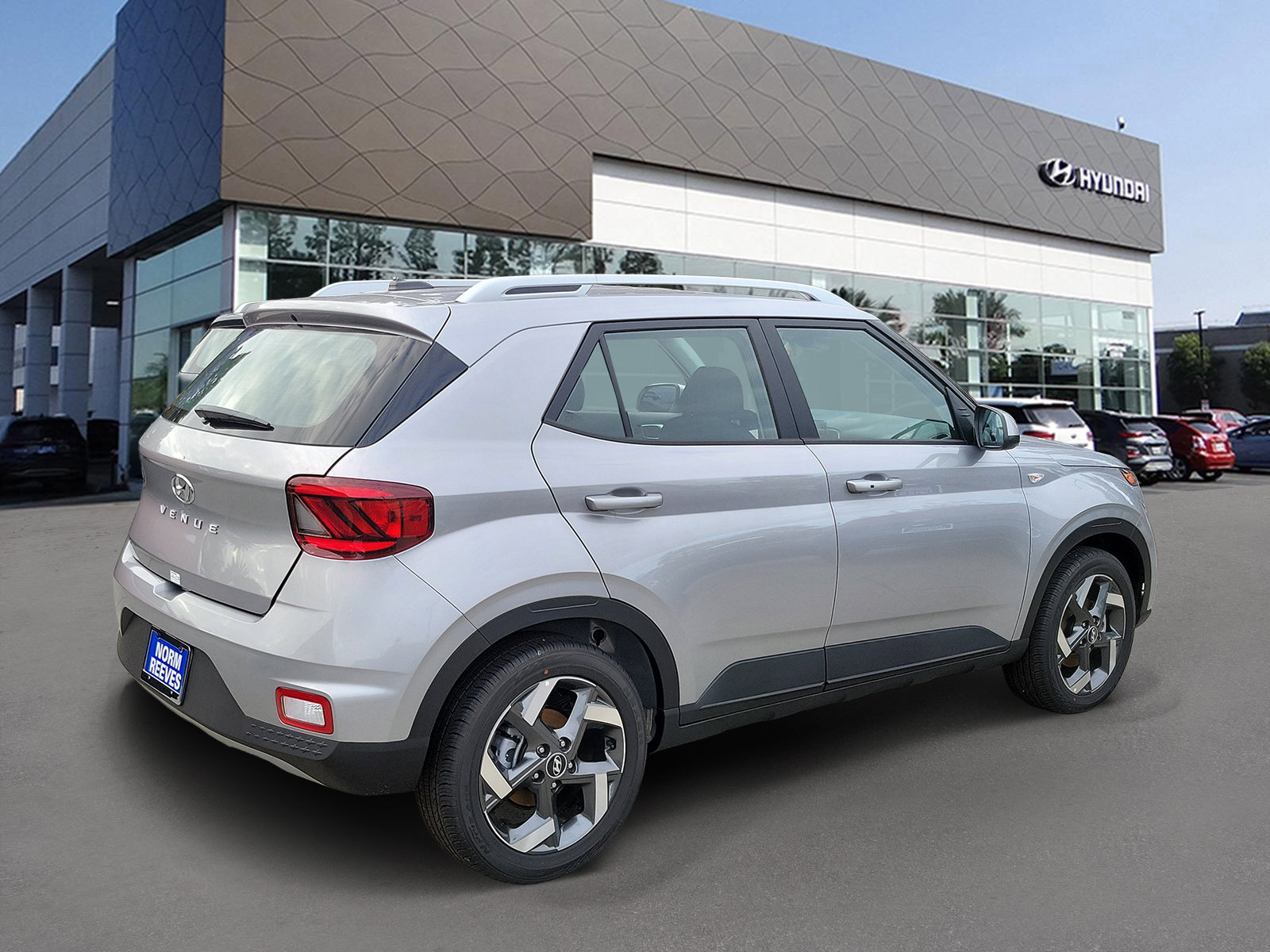 New 2026 Hyundai Venue SEL FWD image 2