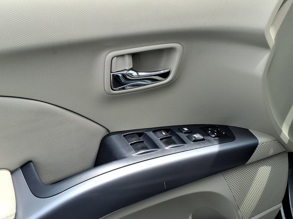 Used 2008 Mitsubishi Outlander XLS AWD/4WD image 4