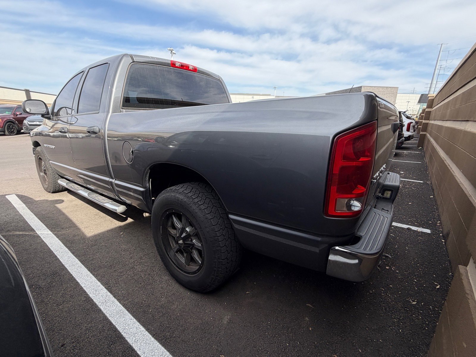 Used 2004 Dodge Ram 1500 Truck SLT w/ Light Group image 4