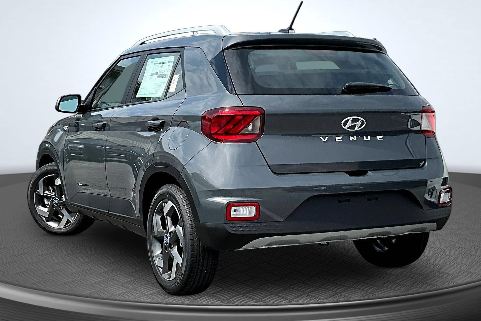 New 2026 Hyundai Venue SEL FWD image 4