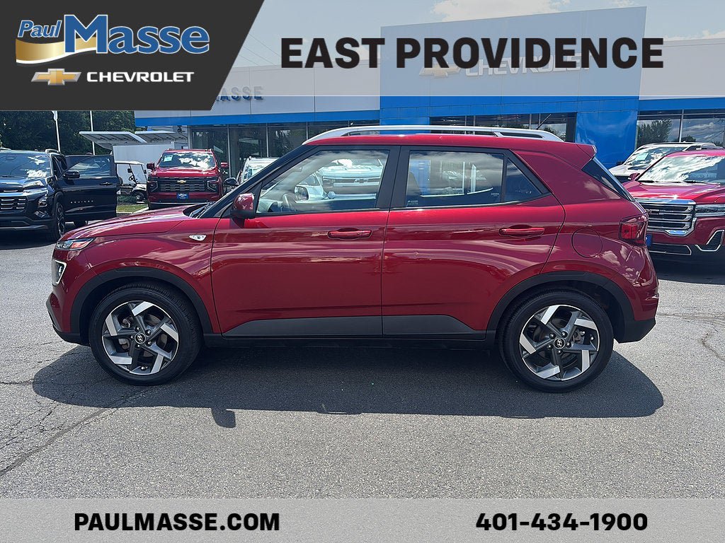Used 2023 Hyundai Venue Limited w/ Cargo Package FWD image 5