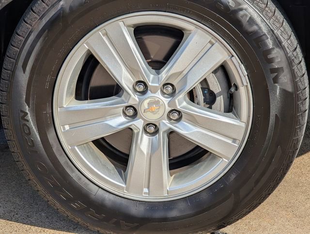 Used 2022 Chevrolet Trax LS w/ Tint and Cruise Package AWD/4WD image 10