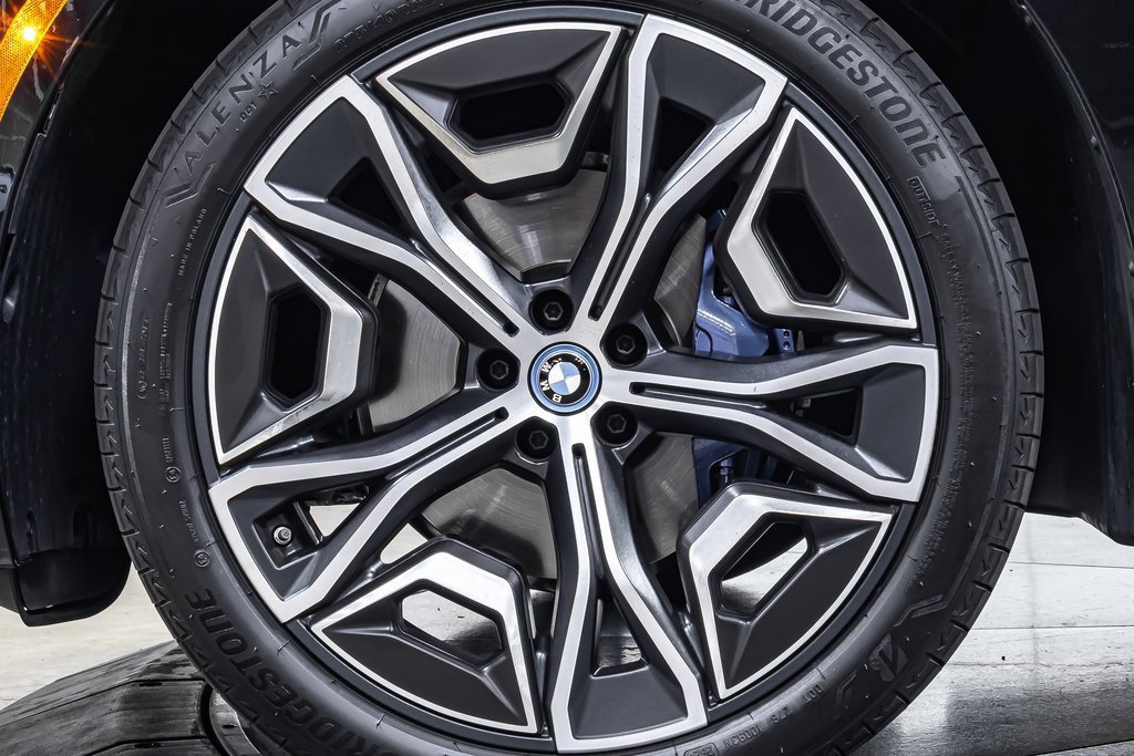 Used 2025 BMW iX xDrive50 image 24