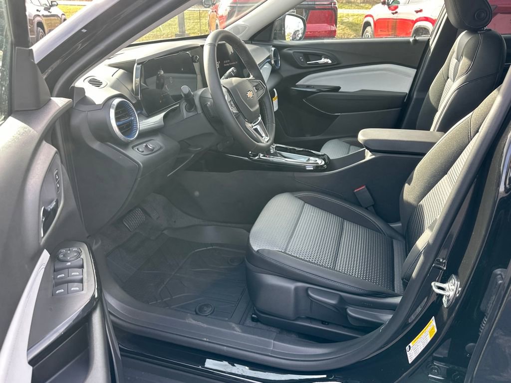 New 2026 Chevrolet Trax LT w/ Driver Confidence Package FWD image 11