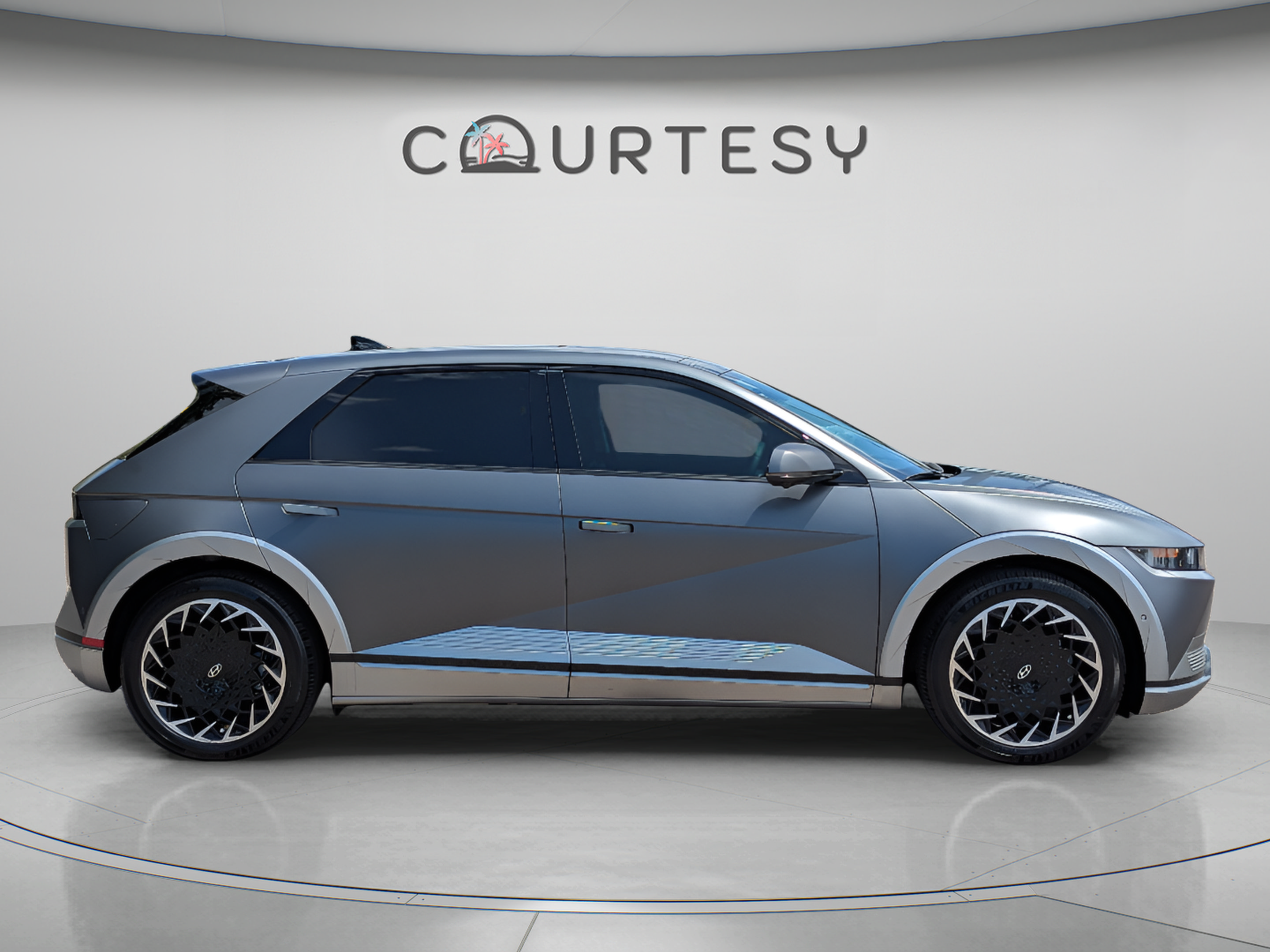 Used 2024 Hyundai Ioniq 5 Limited AWD/4WD image 6