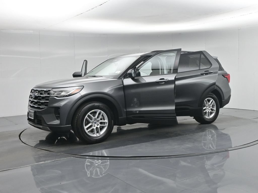 New 2026 Ford Explorer Active w/ Active Comfort Package RWD image 5