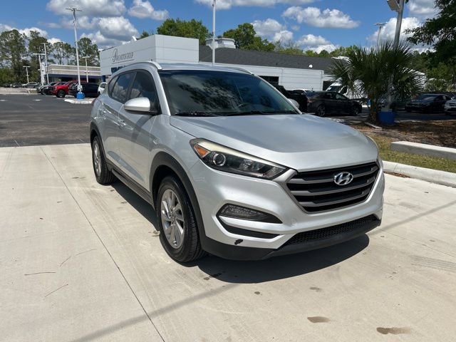 Used 2016 Hyundai Tucson SE w/ Option Group 02 FWD image 2