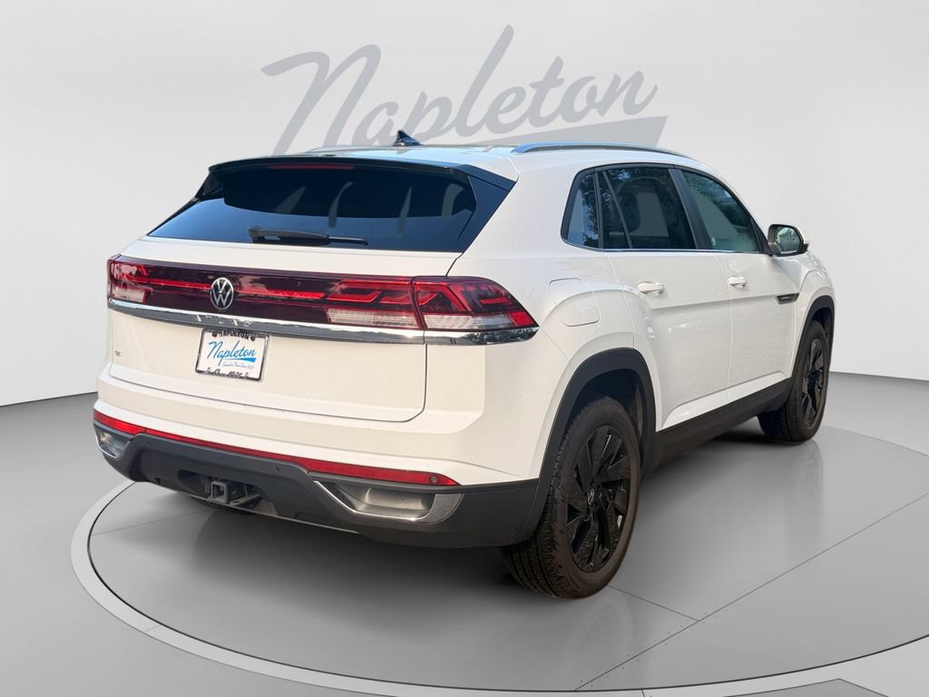 Used 2025 Volkswagen Atlas Cross Sport SE FWD image 6