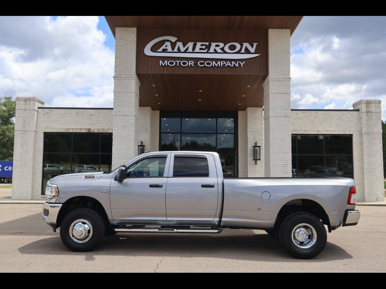 Used 2024 RAM 3500 Tradesman w/ Chrome Appearance Group AWD/4WD image 1