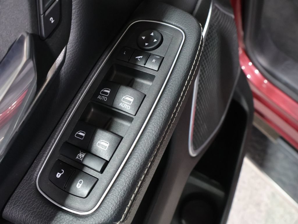 Used 2023 RAM 1500 Laramie AWD/4WD image 15