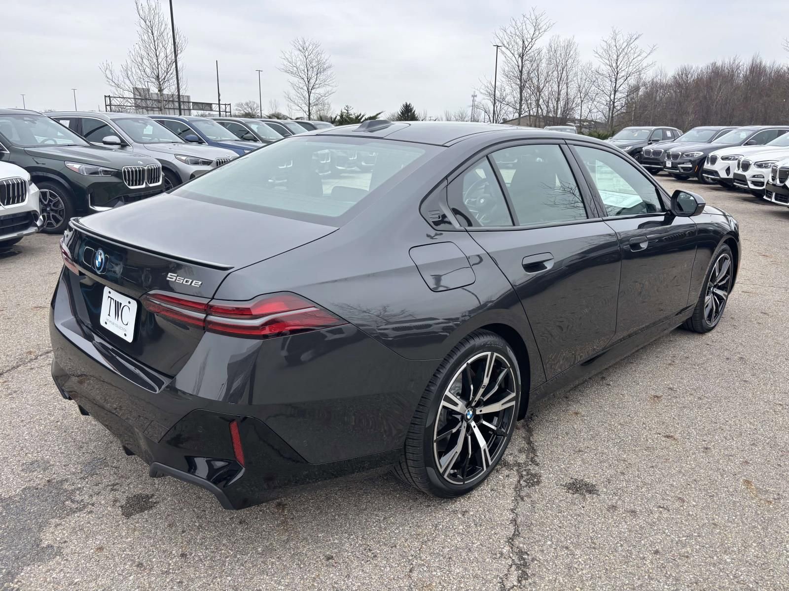 New 2026 BMW 550e xDrive w/ Executive Package AWD/4WD image 5