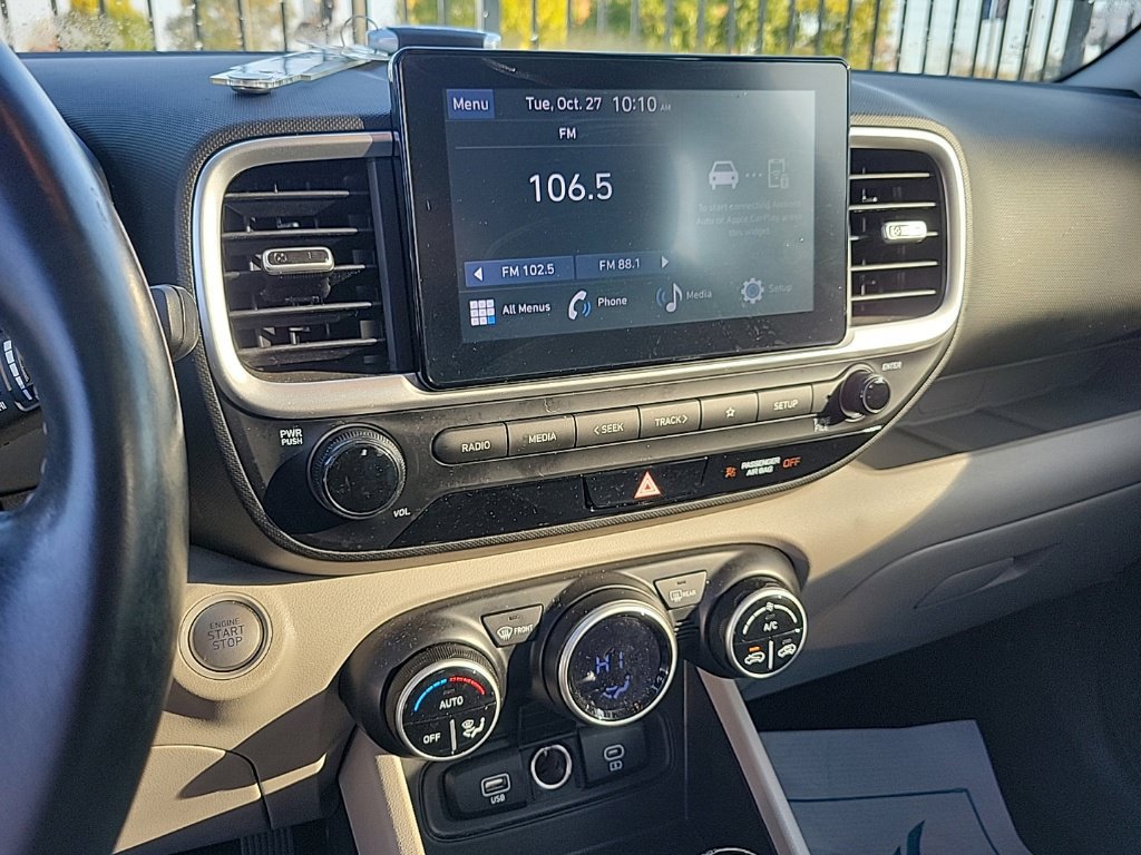 Used 2024 Hyundai Venue SEL FWD image 9