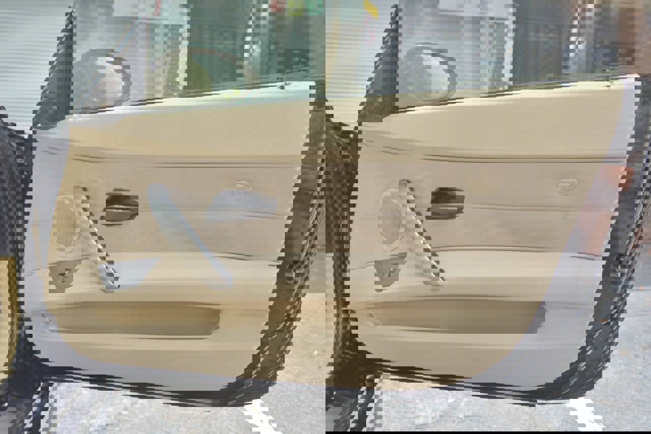 Used 2003 BMW Z4 2.5i image 33