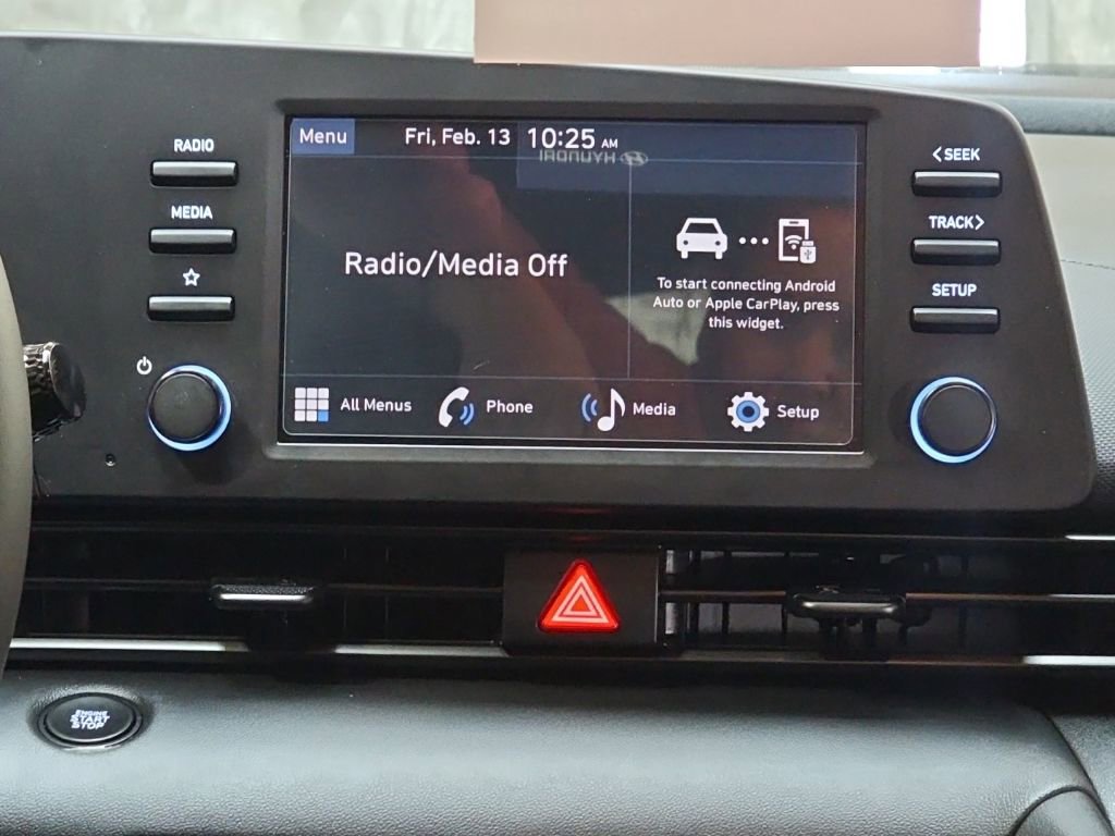 Certified 2025 Hyundai Elantra Sport image 21