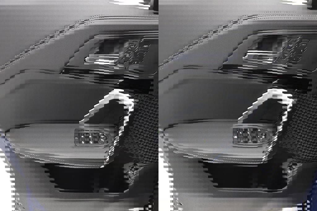 Used 2025 BMW X1 xDrive28i image 15