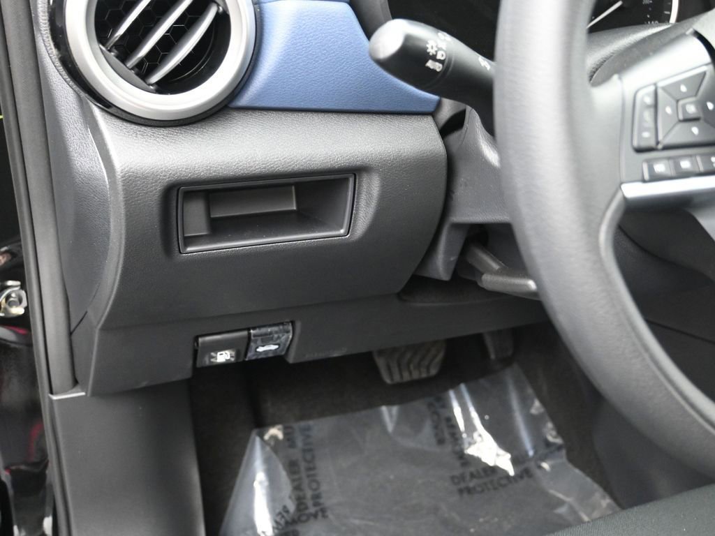 New 2025 Nissan Versa SV w/ Trunk Package FWD image 12
