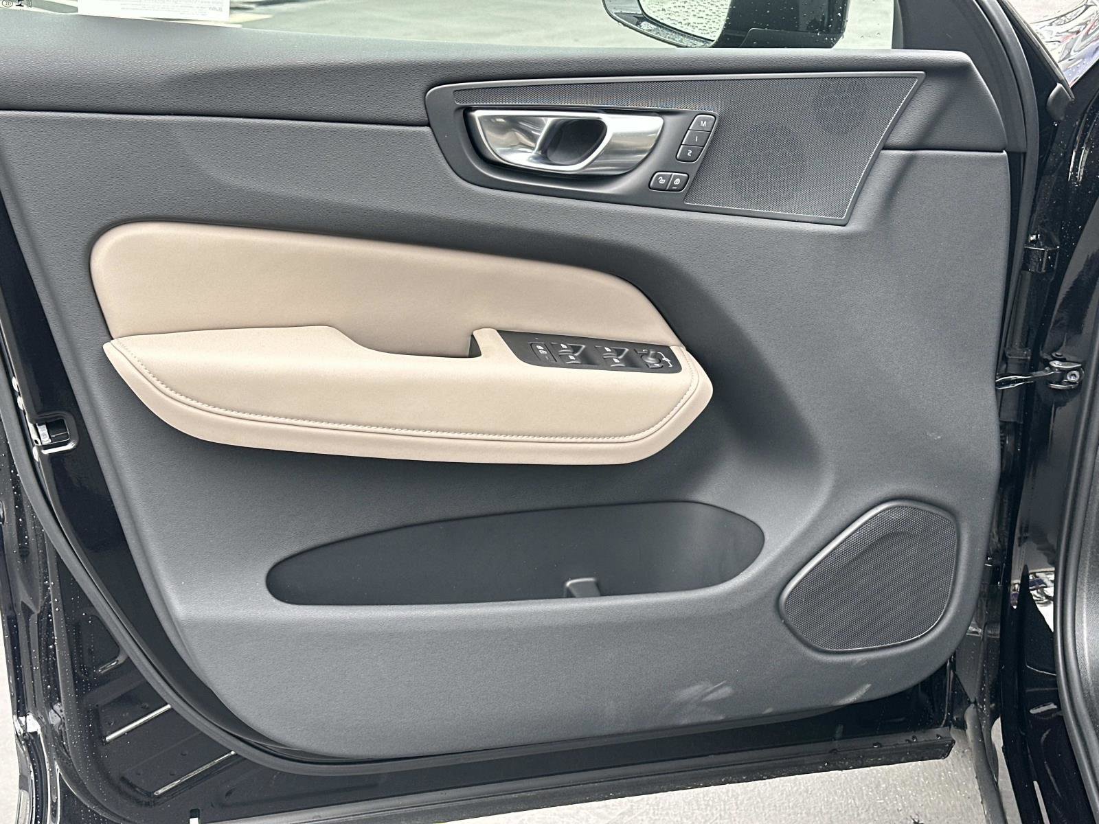 New 2026 Volvo XC60 B5 Core AWD/4WD image 11