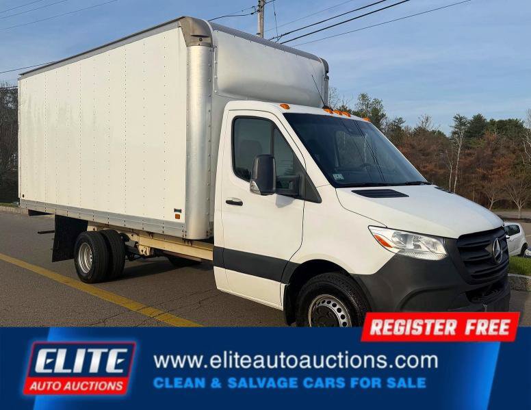 Used 2021 Mercedes-Benz Sprinter 4500 image 1