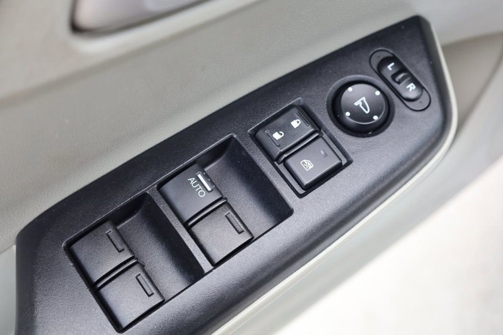 Used 2012 Honda Civic LX image 32