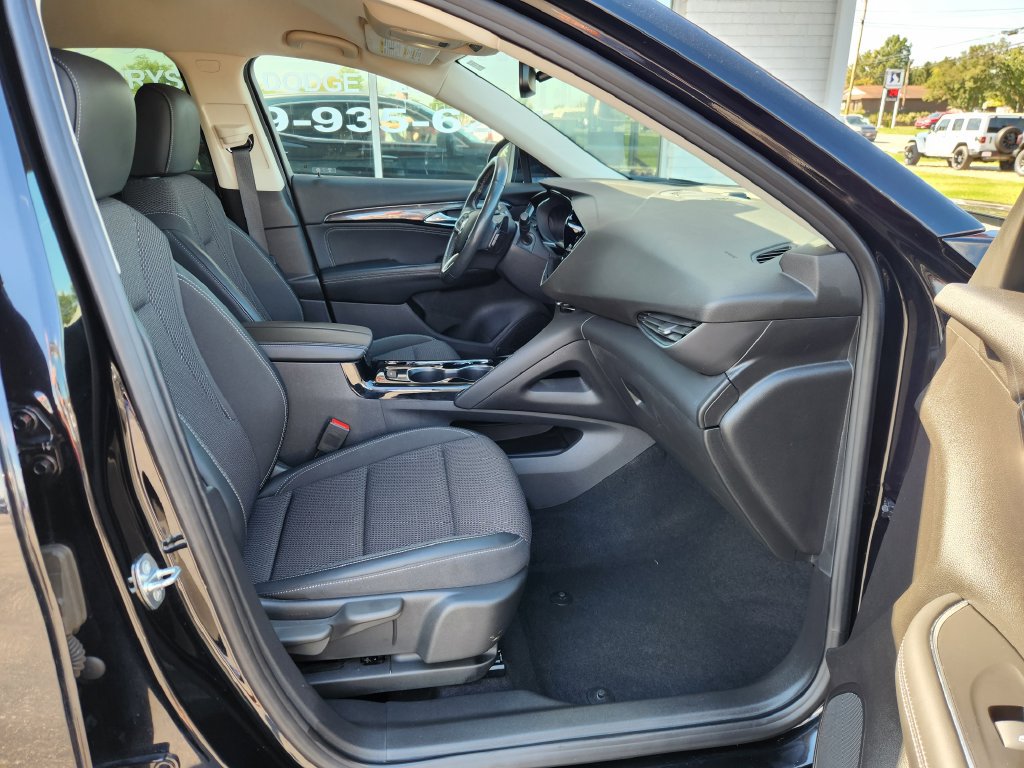 Used 2023 Buick Envision Preferred FWD image 10