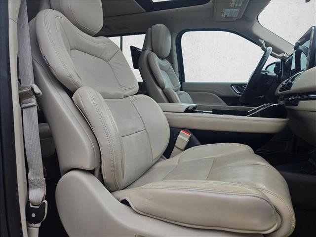 Used 2021 Lincoln Navigator Reserve w/ Luxury Package image 20