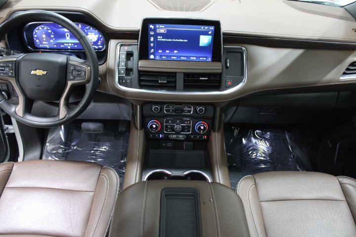 Used 2023 Chevrolet Suburban High Country image 2