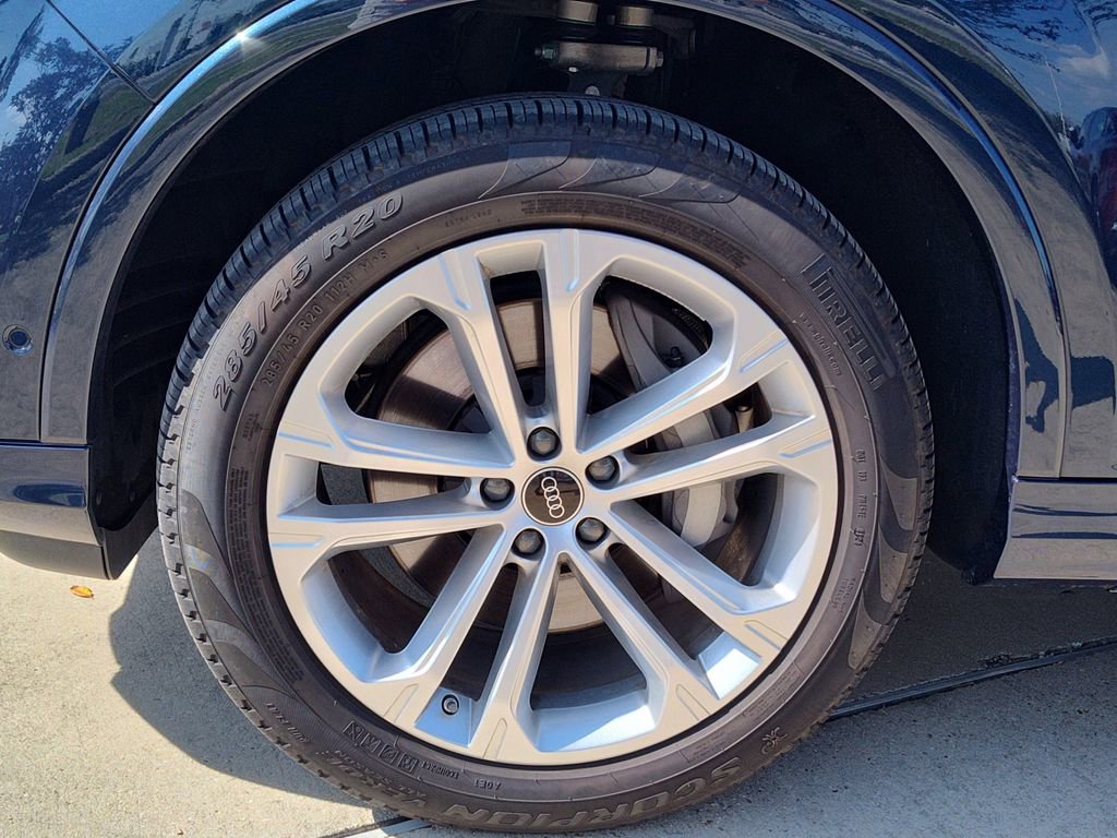 Certified 2025 Audi Q7 2.0T Premium w/ Convenience Package image 17