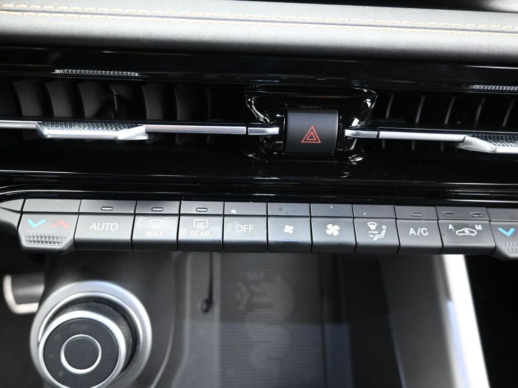 Used 2025 Alfa Romeo Tonale AWD/4WD image 14