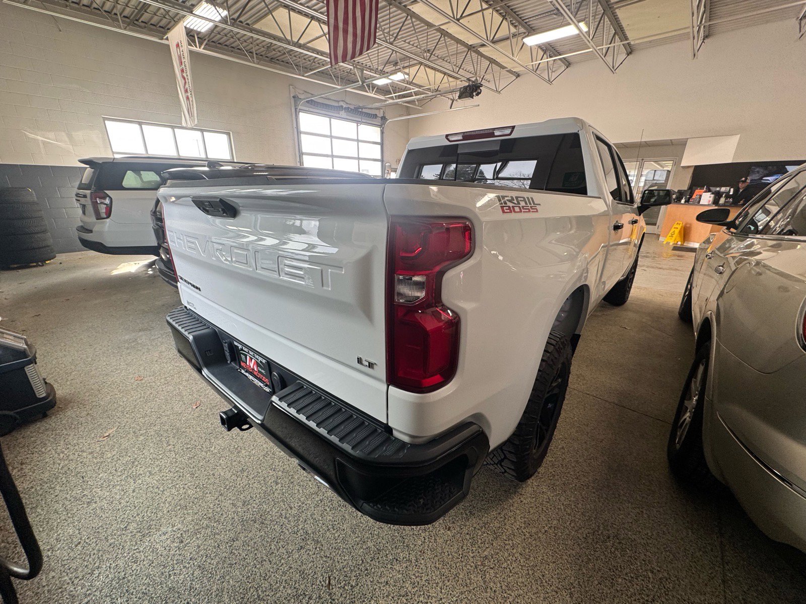 Used 2024 Chevrolet Silverado 1500 LT Trail Boss w/ Convenience Package II image 5