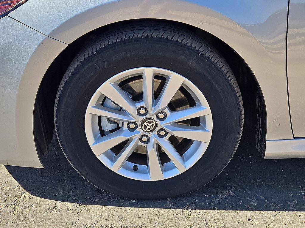 Used 2025 Toyota Camry LE image 11