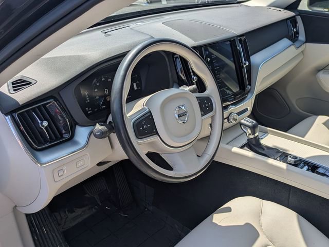 Used 2018 Volvo XC60 T5 Momentum w/ Convenience Package image 13