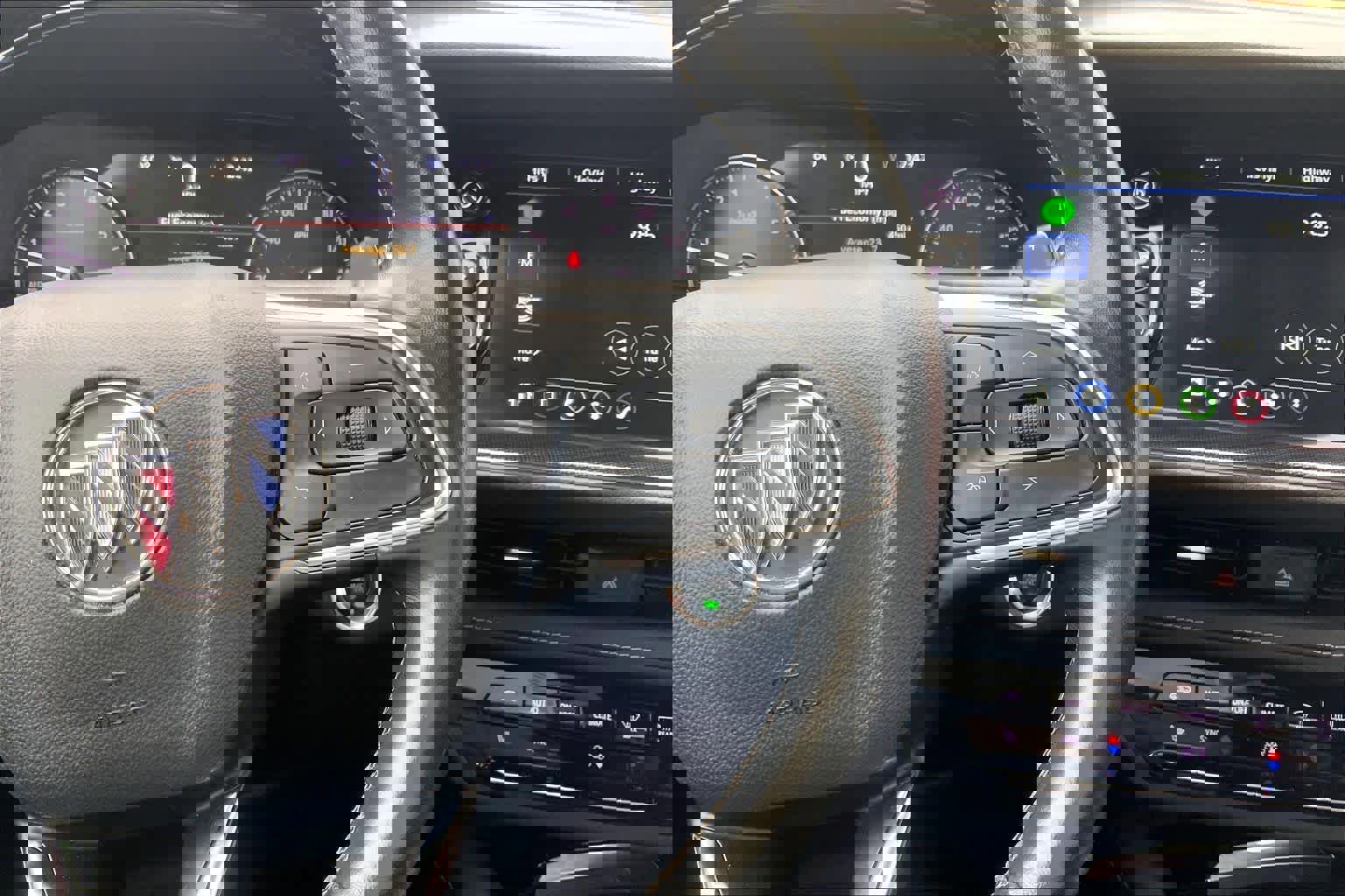 Used 2023 Buick Envision Essence image 25