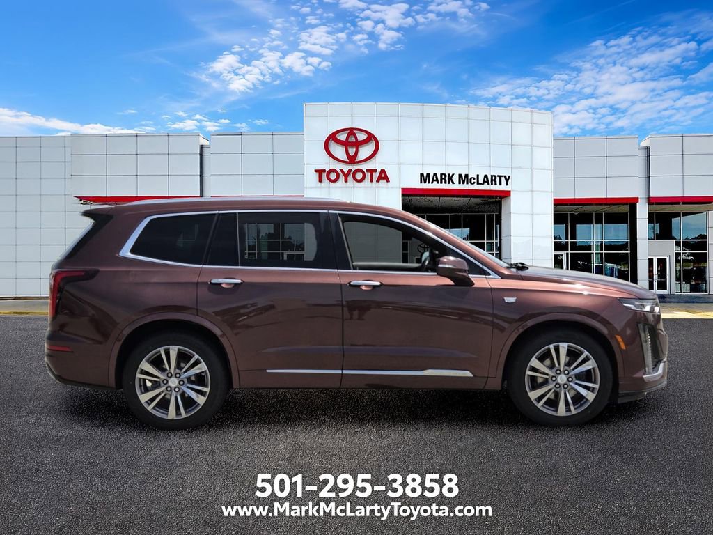 Used 2022 Cadillac XT6 Premium Luxury FWD image 6