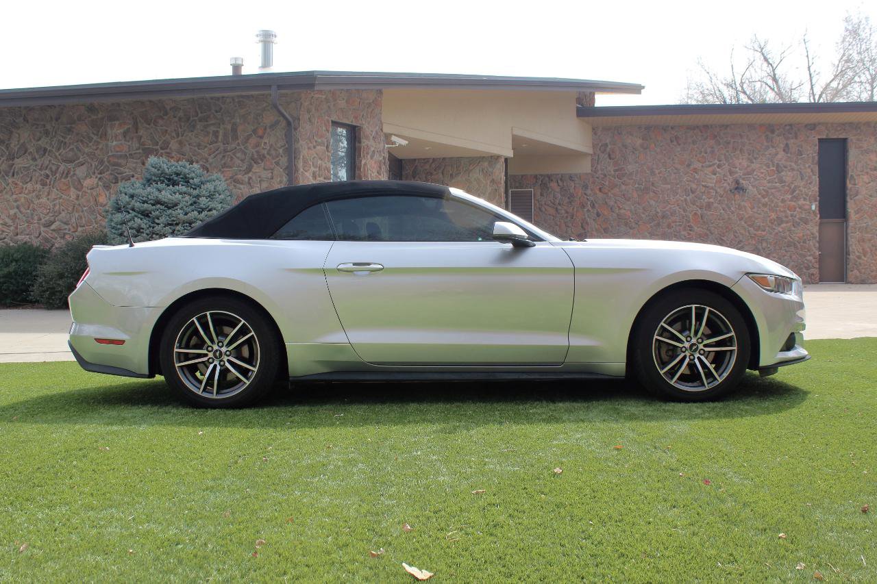 Used 2017 Ford Mustang Premium image 13