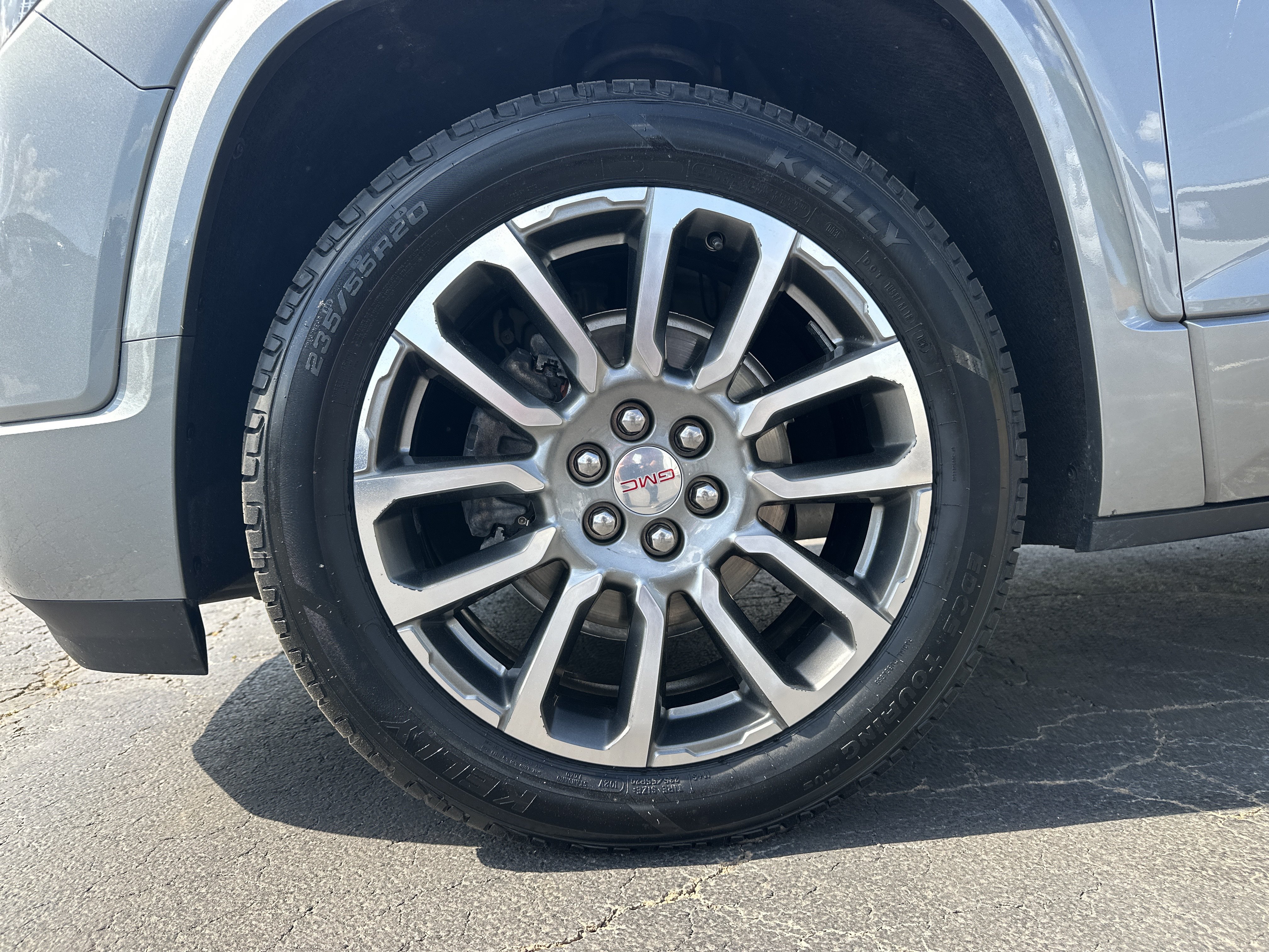 Used 2023 GMC Acadia Denali w/ Denali Ultimate Package FWD image 12