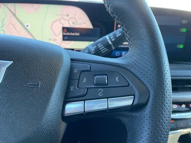 Used 2025 Cadillac XT4 Sport image 10