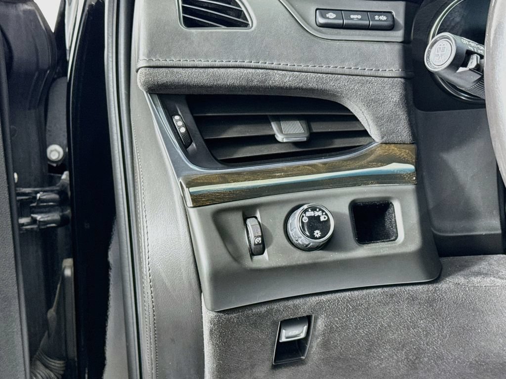 Used 2020 Cadillac Escalade ESV Platinum RWD image 10