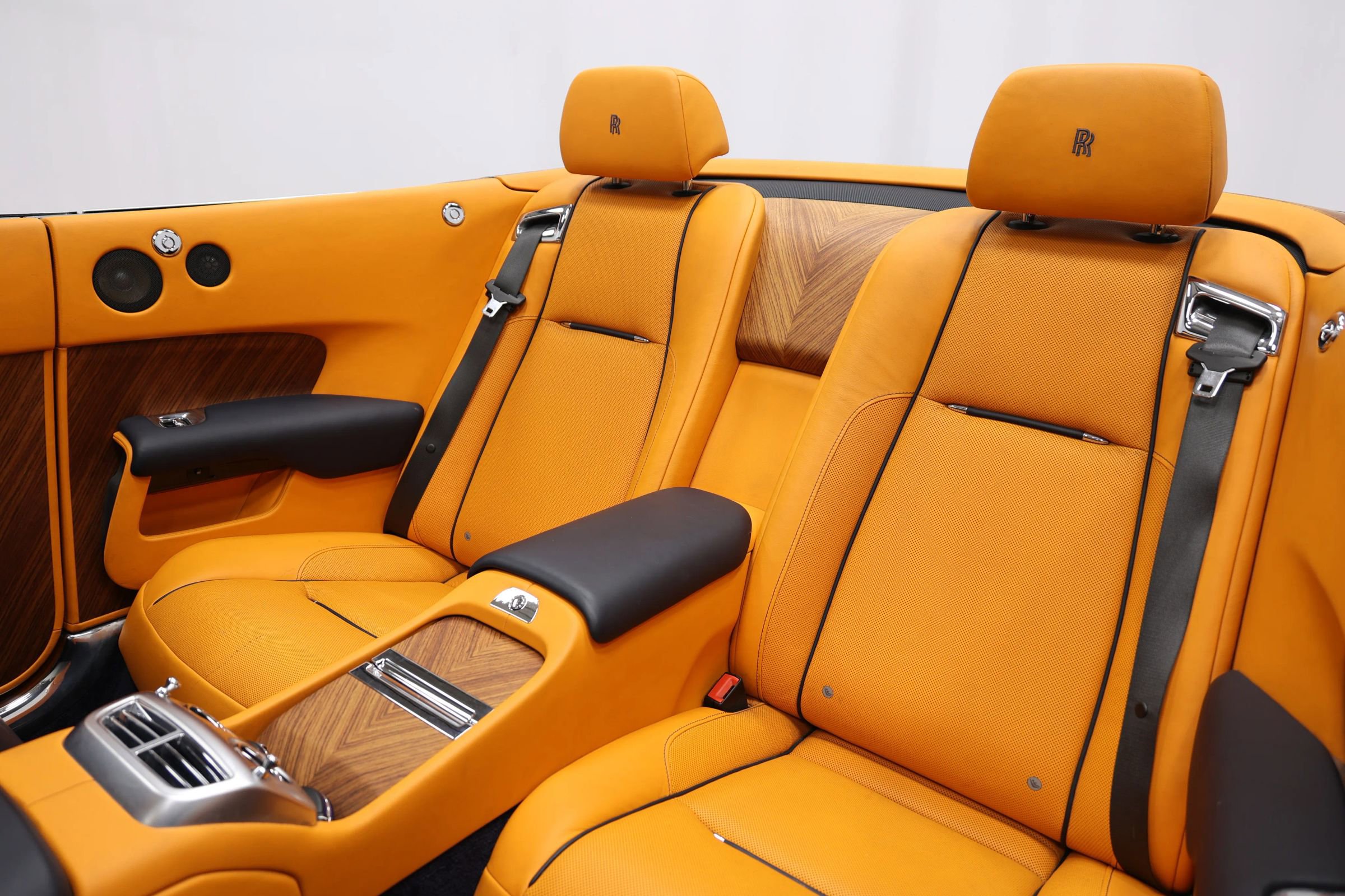 Used 2016 Rolls-Royce Dawn image 45