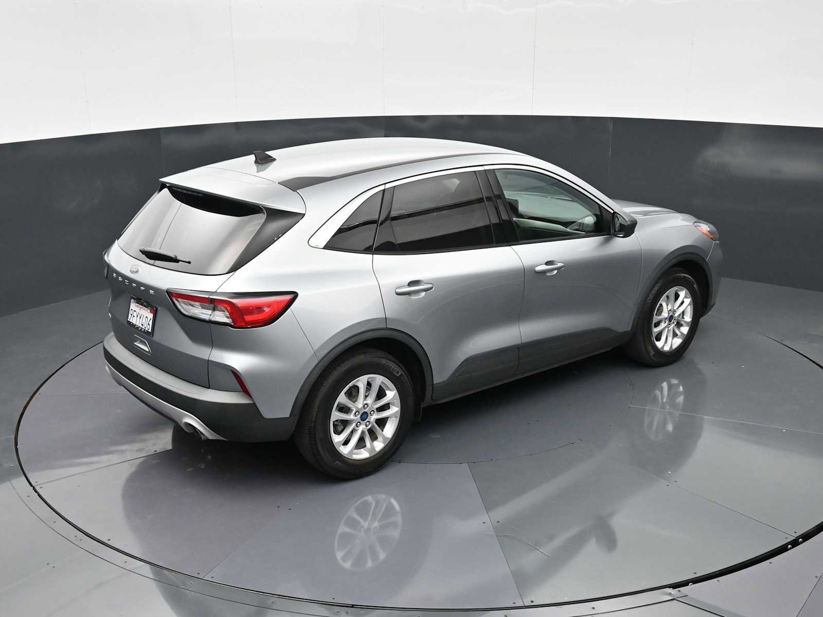 Used 2022 Ford Escape SE w/ Convenience Package FWD image 21