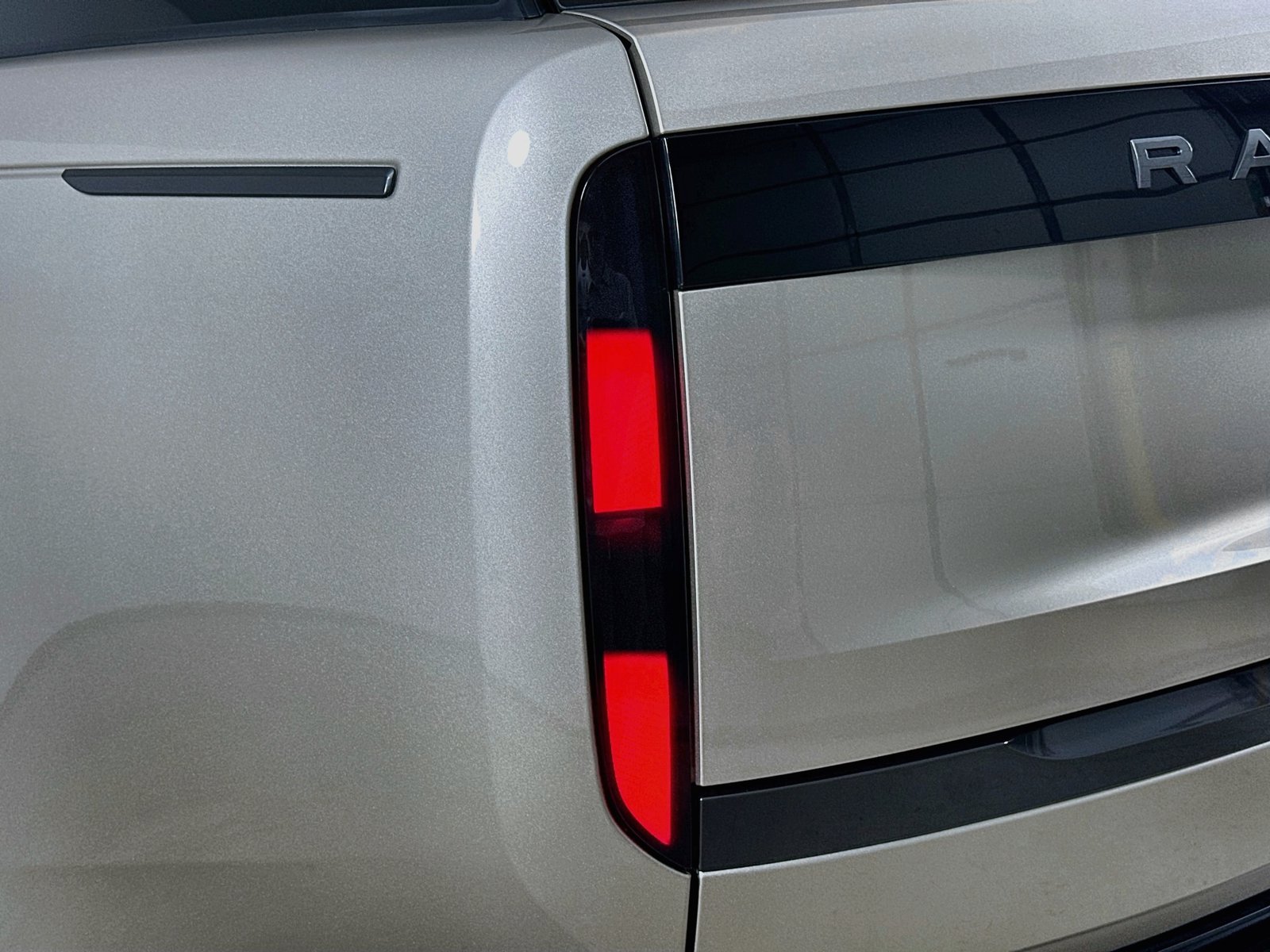 New 2027 Land Rover Range Rover SE AWD/4WD image 13