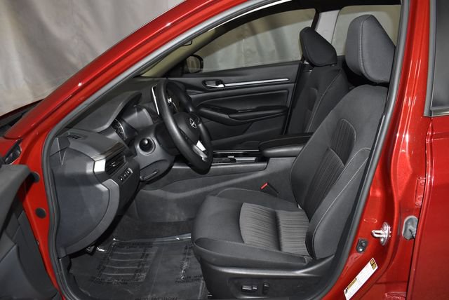 Used 2024 Nissan Altima 2.5 SV image 12