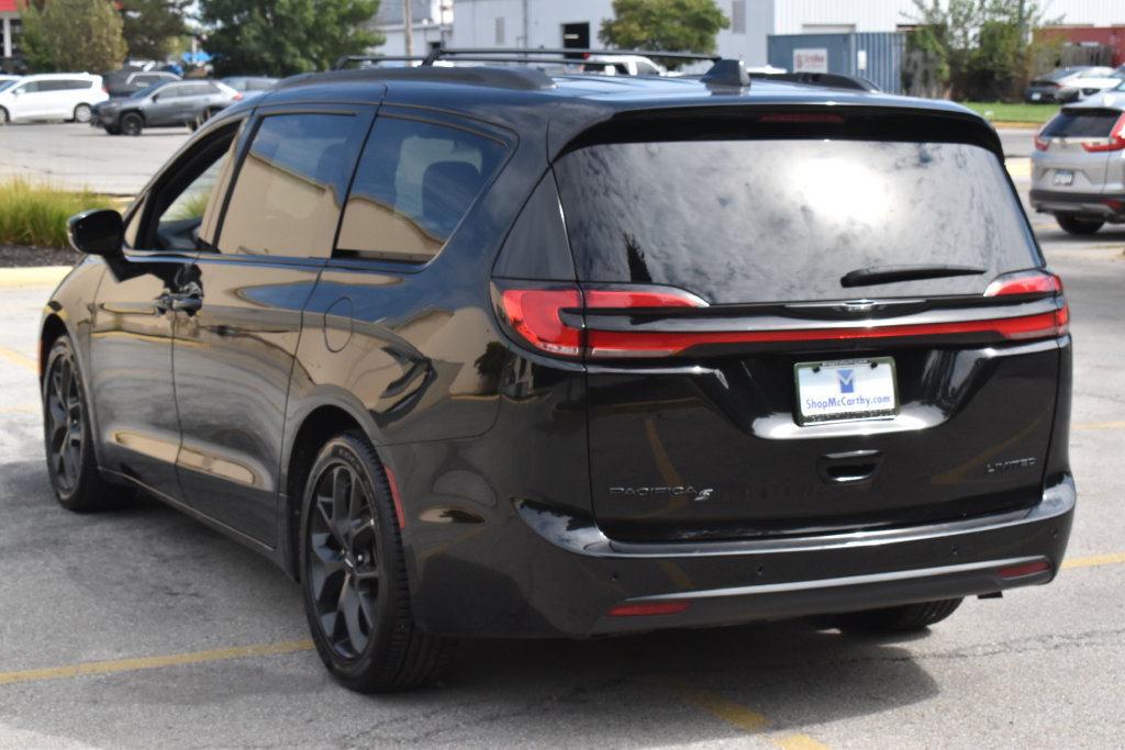 Used 2025 Chrysler Pacifica Limited FWD image 11