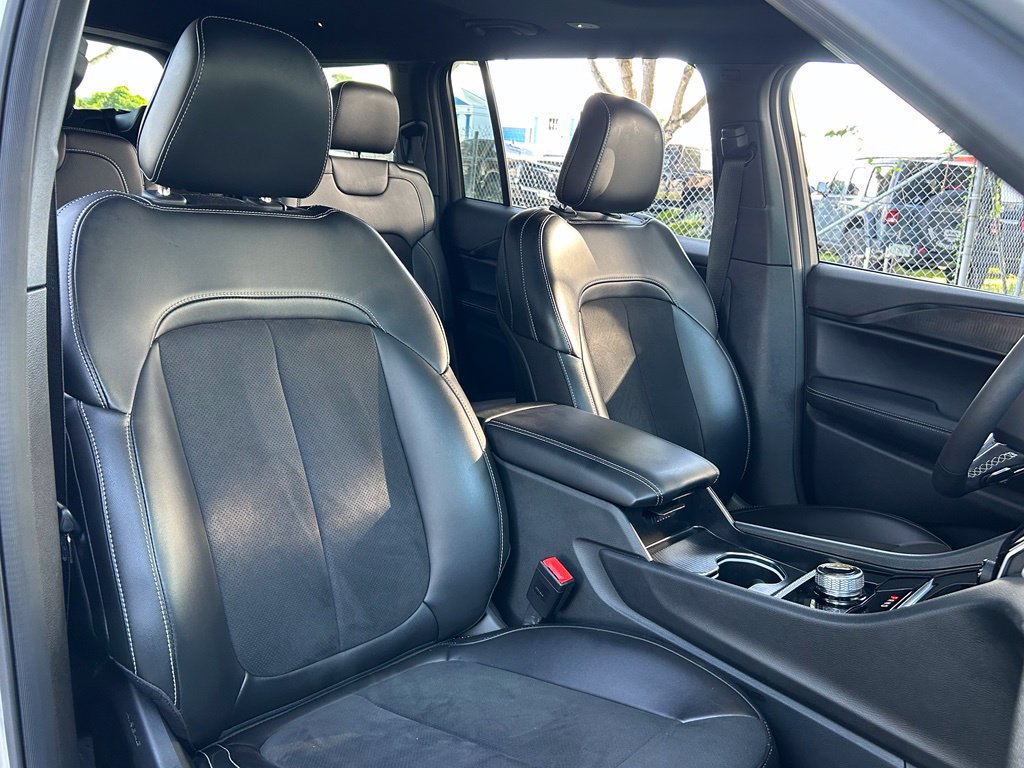 Used 2025 Jeep Grand Cherokee L Altitude RWD image 36