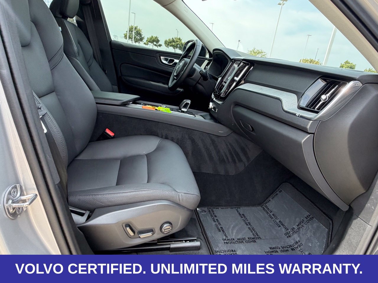 Certified 2025 Volvo XC60 B5 Plus AWD/4WD image 39