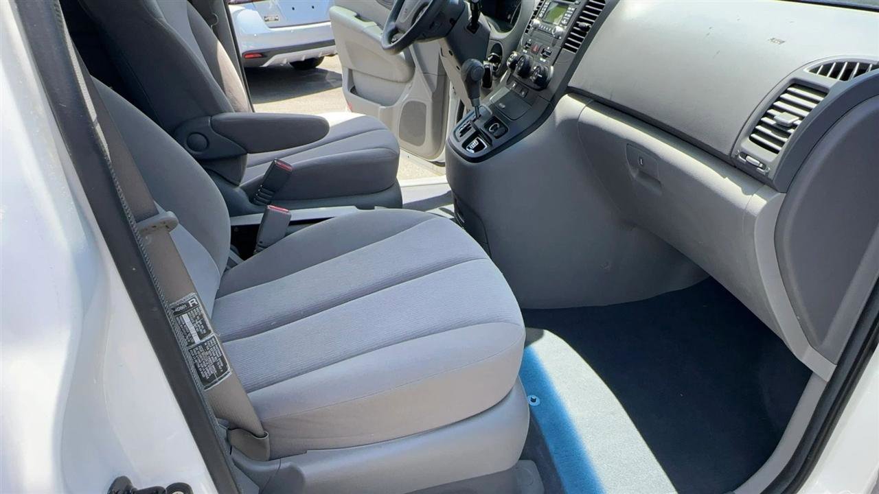 Used 2009 Kia Sedona LX FWD image 27