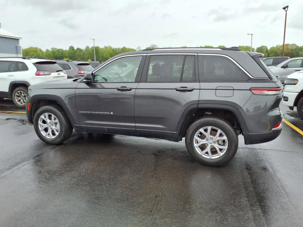 Used 2022 Jeep Grand Cherokee Limited image 8