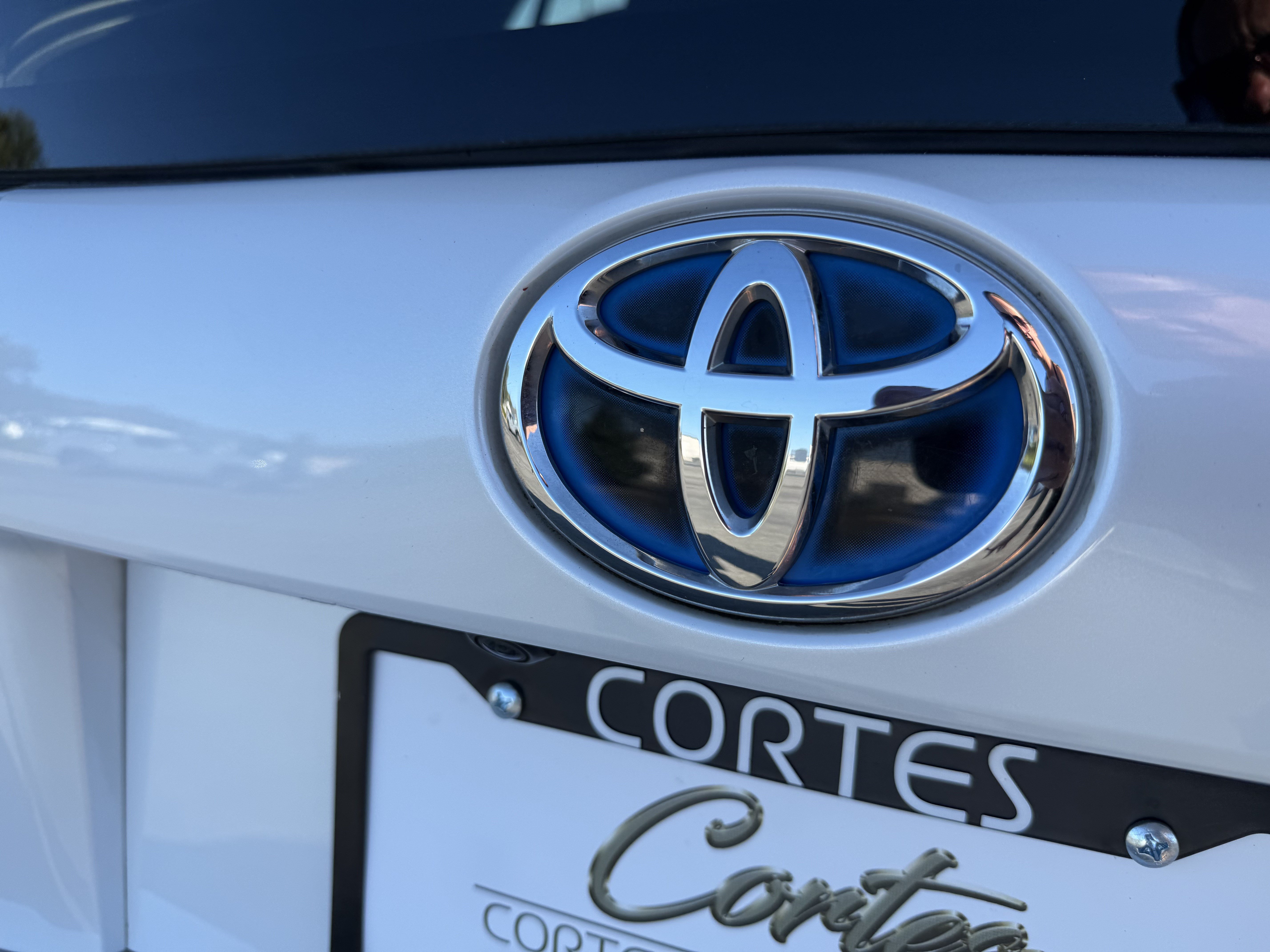 Used 2022 Toyota Prius LE AWD/4WD image 10