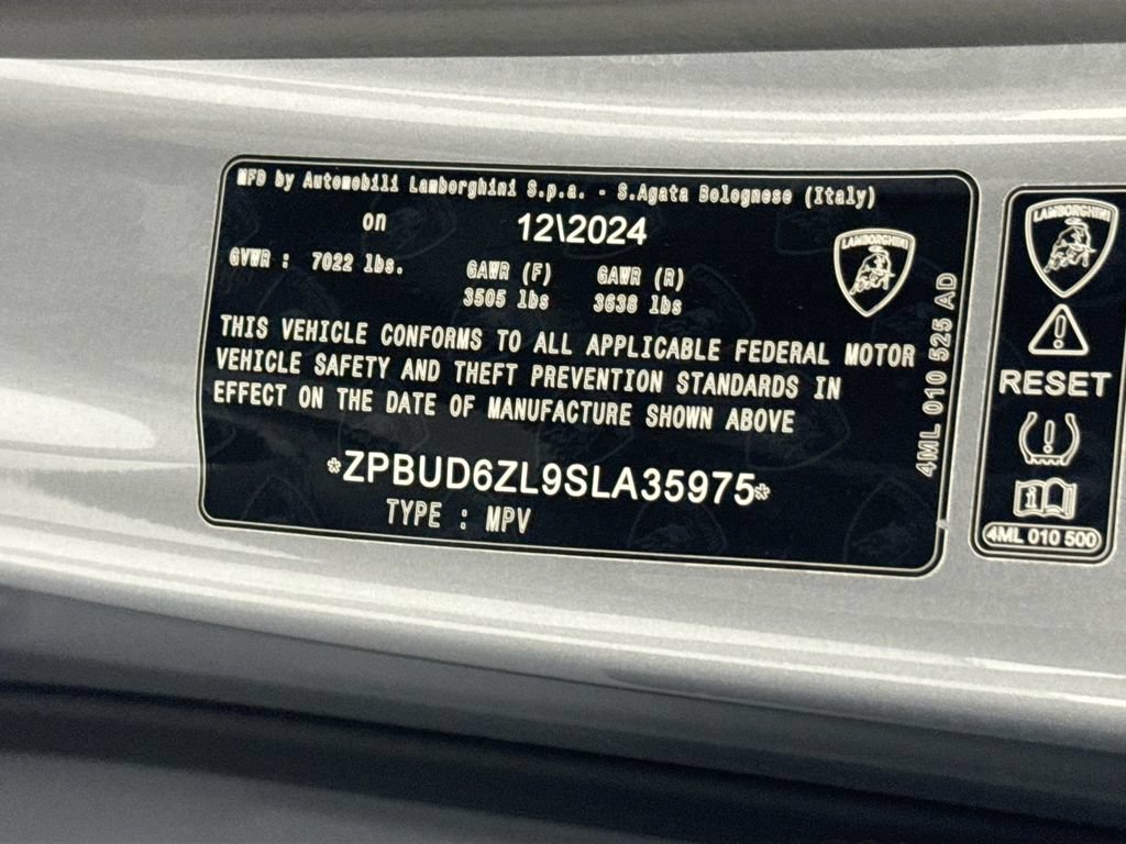 Used 2025 Lamborghini Urus S AWD/4WD image 35