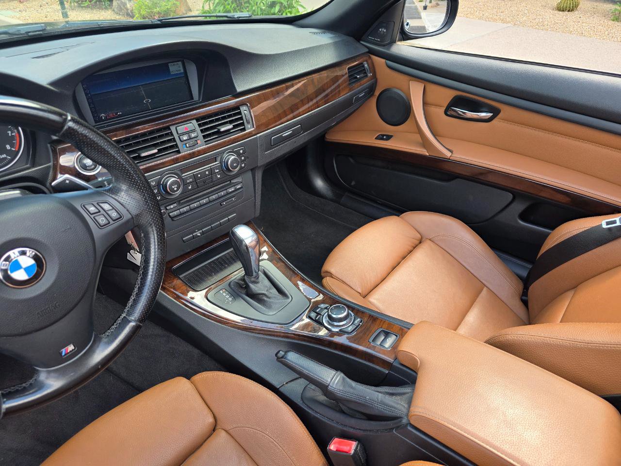 Used 2012 BMW 335i Convertible image 29