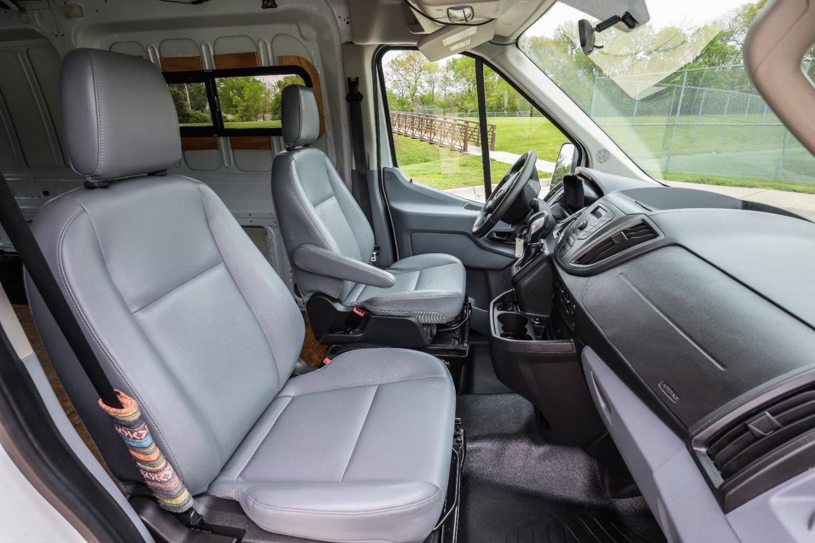 Used 2015 Ford Transit 150 148 Medium Roof RWD image 31